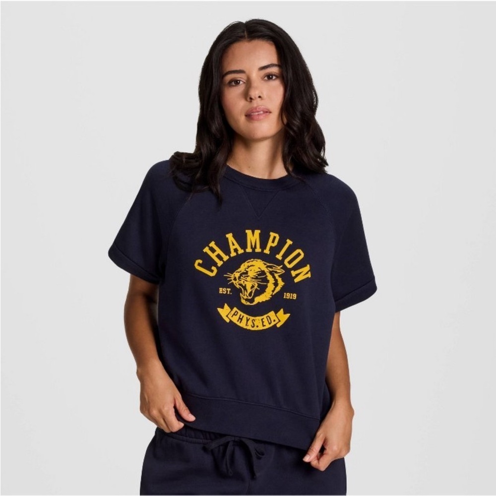 Champion Women's Short Sleeve Fleece
Top - Navy Blue L new 🆕